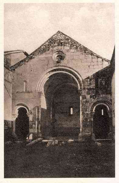 S/N - LEIRIA-Portugal Capela de S. Pedro. Interior da Capela Mor e Absid�olas (finais da d�cada de 1920) - Editor Jorlis, Edi��es e Publicidade, Ld� - S/D - Dimens�es: 14x9 cm. - Col. R. Gaspar.