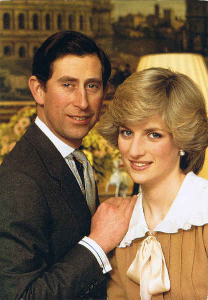 Lo56 - LONDON - Prince and Princess of Wales - Ed. Thomas & Benacci Lda. - LONDON Tel.(01)4032835 Photographer: Tim Graham RIALTO Printed in Italy - SD - Dim. 10,3x14,7 cm - Col. Manuel B�ia (1986)