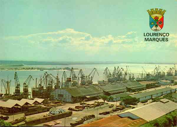 N.� L11 - LOUREN�O MARQUES Cais Gorj�o - Edi��o da Casa Bayly, Louren�o Marques - S/D - Dimens�es: 14,9x10,7 cm. - Col. Manuel B�ia (1970).