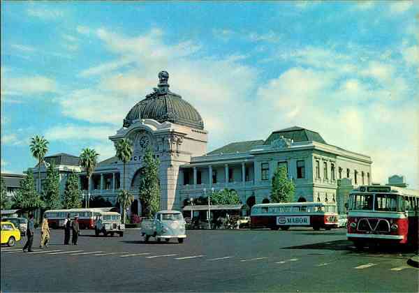 S/N - LOUREN�O MARQUES Esta��o Central dos Caminhos de Ferro - Edi��o da Casa Bayly, Caixa Postal 185, L�o. Marques - S/D - Dimens�es: 14,9x10,4 cm. - Col. Manuel B�ia (1970).
