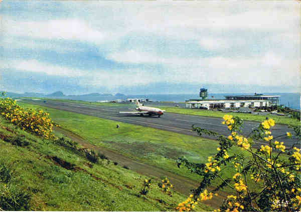 N� 307 - Santa Cruz Madeira - Aeroporto Sta Catarina - Ed. Francisco Ribeiro, R. Nova S. Pedro, 27... - SD - Dim. 15x10,5 cm. - Col. M.B�ia (1970)