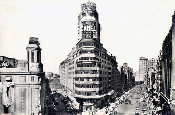 N� 6 - Madrid - Av. Jos� Ant�nio e Capitol - Editor Heliotipia Art�stica Espanhola, Madrid - Circulado em 1962 - Dim. - 14x9 cm - Col. Am�lcar Monge da Silva
