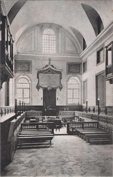 N� 6 - O Monumento de Mafra (Convento, Sala dos Actos Escolares) - Editor Joaquim Pedro Moreira, Mafra - Dim. 140x91 mm - Col. A. Monge da Silva (cerca de 1905)