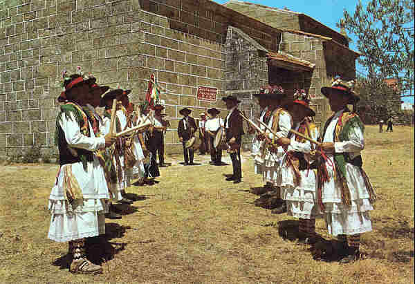 N� 206 - TRAS-OS-MONTES. Pauliteiros de Miranda do Douro - Edi��o LIFER, Porto - SD - Dim. 15x10,4 cm - Col. A. Monge da Silva