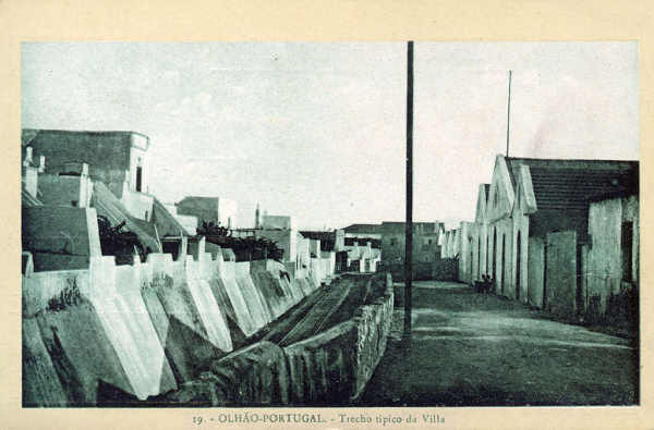 N� 19 - OLH�O. Trecho tipico da villa - Edi��o de Souza & Ventura Lda, Olh�o - Dim. 14x9 cm - Col. A. Monge da Silva (1920)