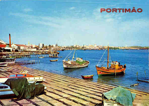 N.� 147/383 - PORTIM�O Panorama da vila - Edi��o G�TICA, Porto, Rua N. S. de F�tima 298 Tel. 66347 - S/D - Dimens�es: 14,7x10,3 cm. - Col. Gra�a Maia