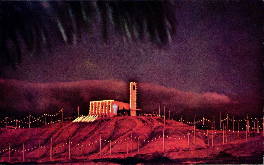 Trata-se de um postal de Angola. Qual a povoa��o? O que nos mostra? Se sabes a resposta, fornece-a e ela ser� acrescentada. - S/N - Dimens�es: 14,9x9,35 cm. - Col. Manuel B�ia (1973).