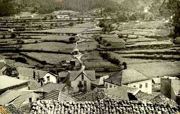 S/N - Um aspecto de VALEZIM, Serra da Estrela - Sem indica��o do editor - S/D - Dimens�es: 13,9x8,9 cm. - Col. HJCO (1970)