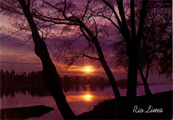 N.� 372 - VIANA DO CASTELO: P�r do sol no Rio Lima - Edi��es Lusocolor, Arcos de Valdevez - S/D - Dimens�es: 14,9x10,4 cm. - Col. Manuel B�ia (D�cada de 1970).