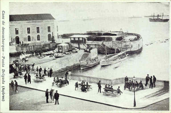 SN - S�O MIGUEL. Ponta Delgada. Caes - Edi��o Manuel Rodrigues, Ponta Delgada - Dim. 14x9,3 cm - Col. A. Monge da Silva (cerca de 1910)