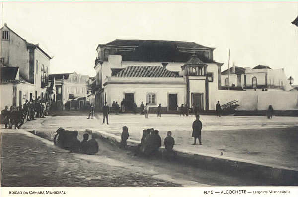 N� 5 - ALCOCHETE.  Largo da Miseric�rdia - Edi��o da C�mara Municipal de Alcochete (1993) - Dim. 14x9,1 cm - Col. Am�lcar Monge da Silva