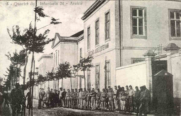 N� 03 - Quartel de Infantaria 24 - Aveiro - Ed. nao indicado - SD - Dim. 13,4x8,6 cm. - Col Enio semedo.