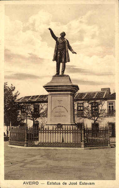 SN - AVEIRO - Estatua de Jos� Estevam - Ed. Souto Ratolla, Aveiro - SD - Dim. 8,9x14 cm. - Col. Paulo Neves.