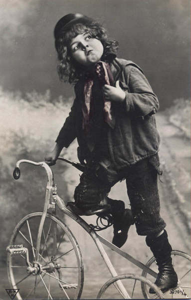 Serie 32701/3 - Edi��o para a Casa SR Rocha, Lisboa por Berlin Neuroder Kunstandstalten - Dim. 14,2x9 cm - Col. Am�lcar Monge da Silva (cerca de 1910)