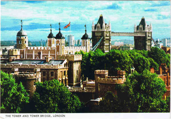 L0 1169 - LONDON - THE TOWER AND TOWER BRIDGE - Ed. COLOURMASTER INTERNATIONAL Photo Precision Limited, St. Ives, Huntingdon Printed in Great Britain PT1024 - SD - Dim. 14,9x10,5 cm - Col. Manuel B�ia (1986)