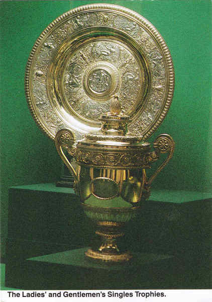 SN - The Ladies and Gentlemen's Singles Trophies - Ed. Leonard Lawrance Postcards, Hampton, Middlesex, England 01-941 2589 Photo by Micky White for The Wimbledon Lawn Tennis Museum. - SD Dim. 10,4x14,8 cm - Col. Manuel B�ia (1986).