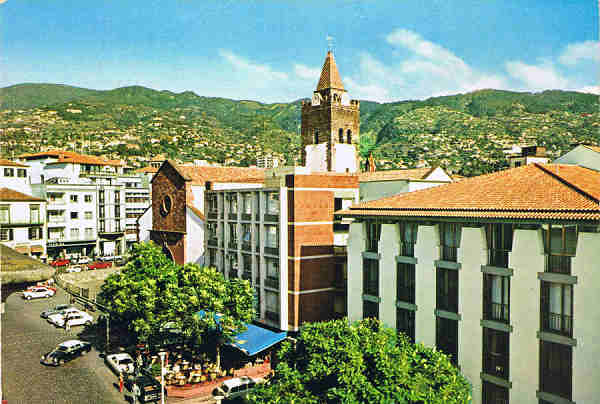 N.� MAD 196/56 - FUNCHAL (Madeira) O centro da cidade - Ed. Francisco Ribeiro, Rua Nova de S. Pedro, 27 telef. 23930 GM 