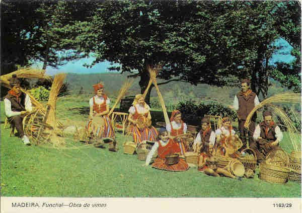 N� 1163-29 - Madeira. Funchal. Obra de vimes - Rock Photographic Service - SD - Dim15x10,6 cm - Col. Jo�o Ponte.jpg