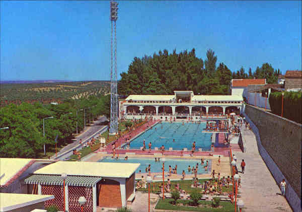 N� 11 - MOURA. Piscina Municipal - Edi��o C�mara Municipal de Moura (1980) - Dim. 15x10,5 cm - Col. A. Monge da Silva