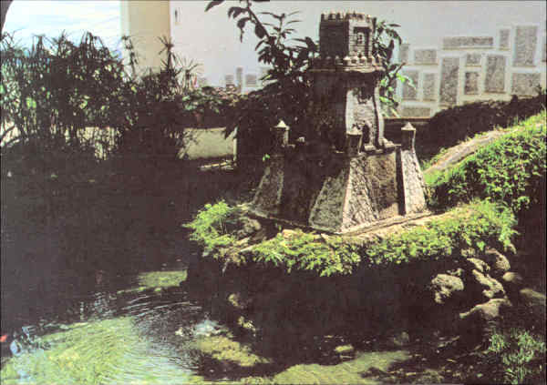 N� 22 - MOURA. Pormenor do Jardim - Edi��o C�mara Municipal de Moura (1980) - Dim. 15x10,5 cm - Col. A. Monge da Silva