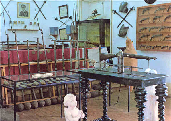 N� 24 - MOURA. Sala do Museu Municipal - Edi��o C�mara Municipal de Moura (1980) - Dim. 15x10,5 cm - Col. A. Monge da Silva