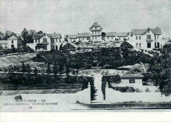 N� 17 - Santar�m - Escola Agr�cola Morais Soares - Ed. Associa��o Estudos e Defesa do Patrim�nio Hist�rico-Cultural de Santar�m - SD - Dim. 14,9x10,5cm - Col. M. Soares Lopes