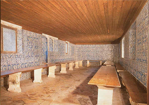 N� 5 - Museu de Aveiro. Refeit�rio revestido a azulejo coimbr�o S�c. XVII-XVIII - Ed. Instituto Portugu�s do Patrim�nio Cultural. Fotografia de Delfim Ferreira - SD - Dim. 114x146 mm - Col. �nio Semedo