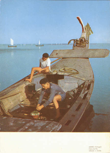 N� 8 S�rie 60 - AVEIRO Cena da Ria. Refei��o a bordo - Ed. Comiss�o Municipal de Turismo de Aveiro - SD - Dim. 146x105 mm . Col. �nio Semedo