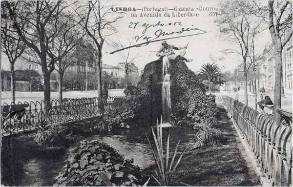 N� 657 - Cascada "Douro" na Avenida da Liberdade - Edi��o Martins & Silva, Pra�a Luis de Cam�es 35, Lisboa - Dim. 137x88 mm - Carimbo Postal 04SET1912- Col. A. Monge da Silva (anterior a 1910)