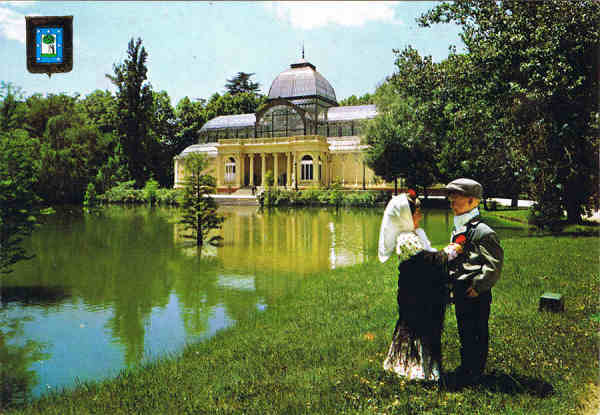 35- N.� 150 - MADRID - Palacio de Cristal y parejita t�pica - Ed. DOMINGUEZ - MADRID POSTALES ESCUDO DE ORO Ediciones FISA - Palaudarias,26 - Barcelona - Printed in Spain - SD - Dim. 14,8x10,3 cm - Col. Manuel B�ia (1971)