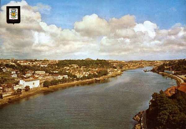 N� 13 - PORTO. Um trecho do rio Douro e vista parcial - Ed. LIFER, Porto - SD - Dim. 104x148 mm - Col. Gra�a Maia