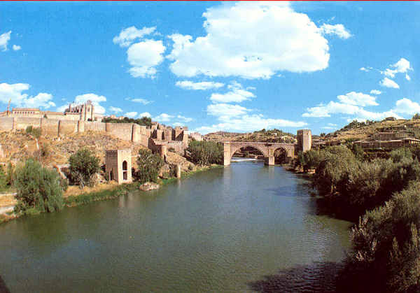 N� 1316 - Toledo, Puente de San Martin Y vista parcial - Ediciones J�lio de la Cruz, Toledo - Dim. 150x105 mm  - Col. A. Monge da Silva (c. 1985)