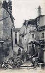 818 - La Grande Guerre. Verdun, La rue sur les gros degr�s apr�s le bombardement - Edition � Lev, Fils & Cie �, Paris - Dim. 140x87 mm . Col. A. Monge da Silva (cerca de 1920)