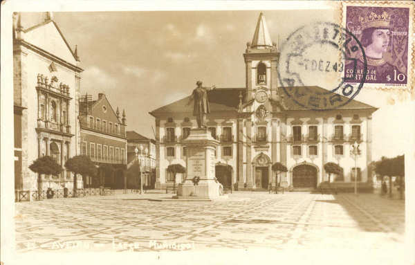 N� 15 - Aveiro. Largo Municipal - Ed. n�o indicado - SD - Circulado em 1943 - Dim. 138x98 mm - Col. �nio Semedo