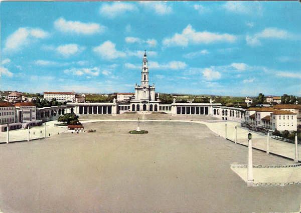 N� 88 - Recinto do Santu�rio - Ed. fotocolor (meados de 1965) - Dim. 15x10 cm - Col. Ana Maria Silva