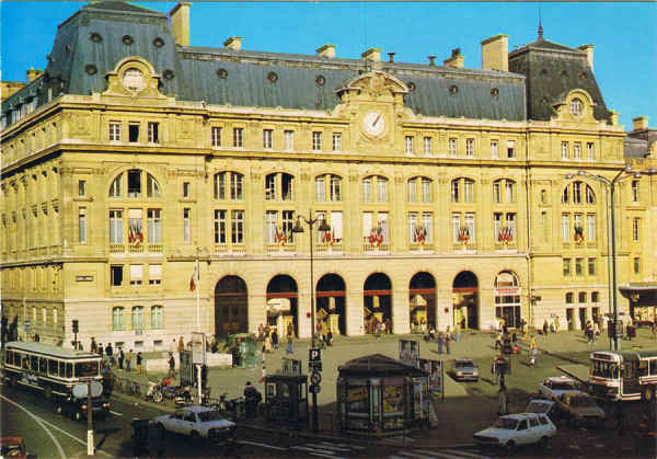 N� 655 - PARIS - La Gare St Lazare - Ed. LYNA PARIS, rue du Caire - 75002 PARIS T�l.: 236.41.28 LYONCOLOR Photo: Luc NEMETH. - SD - Dim. 14,8x10,3 cm - Col. Manuel B�ia