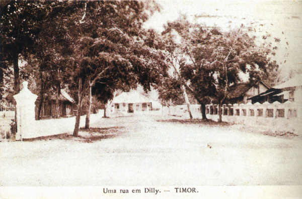 SN - Uma rua em Dilly - Timor - Edi��o L.Geisler -  SD - Dim. ??x?? cm - Col. Monge da Silva (Cerca de 1910)