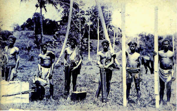 SN - Timor - Carregadores - Edi��o da Miss�o - SD - Dim. ??x?? cm - Col. Monge da Silva (Cerca de 1927)