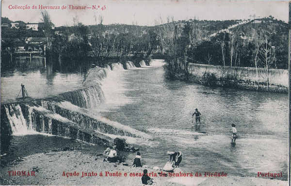 N� 45 - A�ude junto � Ponte e escadaria da Snr� da Piedade - Collec��o da Havaneza de Thomar - Dim. 140x90 mm - Col. A. Monge da Silva (cerca de 1905)