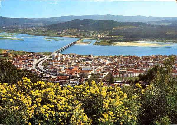 N� 273 - (Portugal) Viana do Castelo. Vista parcial da cidade - Ed. Lusocolor, Viana do Castelo - SD - Dim. 147x102 mm - Circulado em 5/9/1970 - Col. Gra�a Maia