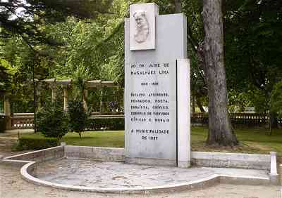 Monumento existente no Parque Municipal de Aveiro. Nota: fotografia acrescentada para ilustra��o do artigo aqui reproduzido. "Clicar" para ampliar.