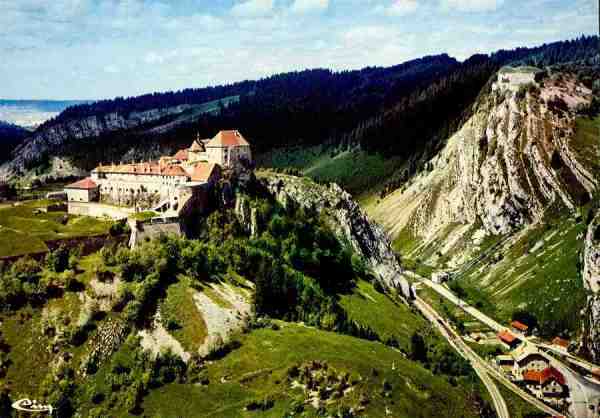 S/N - Les beaux sites du Doubs. Le ch�teau de JOUX... - Edi��o Combier Imprimeur M�con A 25999 000.8255 - CIM - Dimens�es: 14,9x10,4 cm. - Colec��o  HJCO (1979).