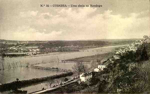 N.� 32 - Coimbra: uma cheia no Mondego - Edi��o da Havaneza Central, R. Visconde da Luz, 2 a 6-Coimbra - S/D - Dimens�es: 13,9x8,7 cm. - Col. Aur�lio Dinis Marta.