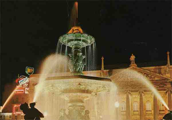 N.� 47 - Lisboa Rossio - Ed. Centro de Caridade N� S� do Perp�tuo Socorro - Dimens�es 15x10,5 cm - Col. M�rio F. Silva (1973).