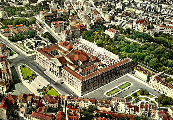 N.� 39C/L - LISBOA-Pal�cio de S. Bento, visto do ar - Edi��o Lisboa Tur�stica - S/D - Dimens�es: 14,8x10,4 cm. - Col. Manuel B�ia (D�cada de 1960).