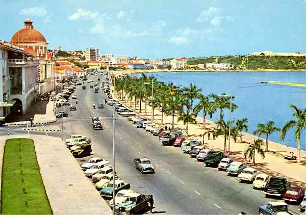 N.� 48 - Avenida Paulo Dias de Novais Fundador de Luanda em 1576. Angola-Portugal - Edi��o "Foto-Polo" Luanda - S/D - (circulado em 1966) - Dimens�es: 14,8x10,5 cm. - Col. HJCO.