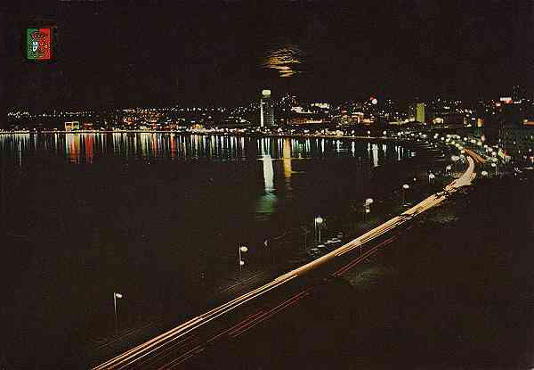 N.� 32 - Ba�a de Luanda Vista nocturna - Edi��o Lello - S/D - Dimens�es: 14,9x10,3 cm. - Col. Jos� Guiomar (1973).