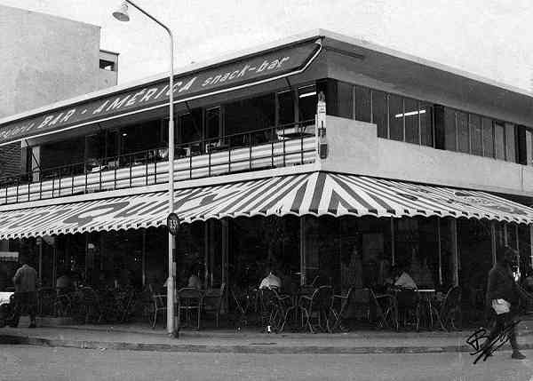 S/N - Luanda:  Bar Am�rica (Junto ao cinema Colonial) - Sem indica��o do editor - S/D - Dimens�es: 14,6x10,4 cm. -  Col. Jos� Guiomar (1968).