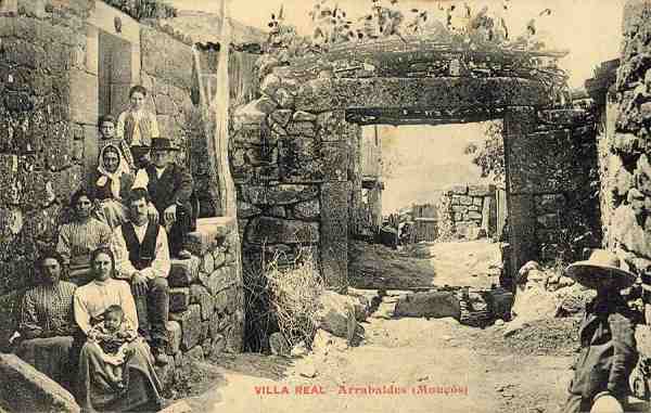 S/N - Villa Real-Arrabaldes (Mou��s) - Sem indica��o do editor - S/D - Dimens�es: 13,7x8,7 cm. - Col. Aur�lio Dinis Marta.