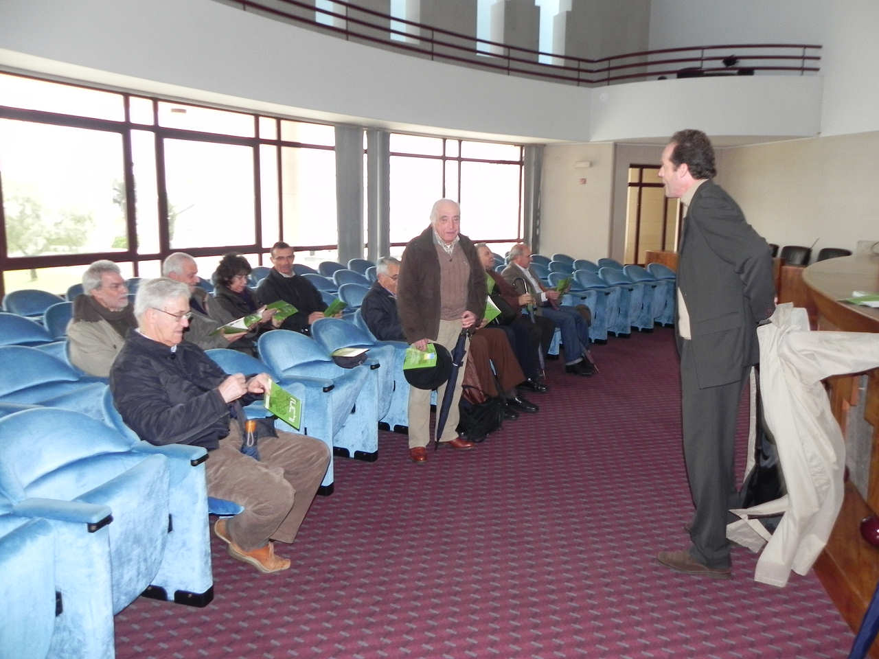 Clicar para ampliar.